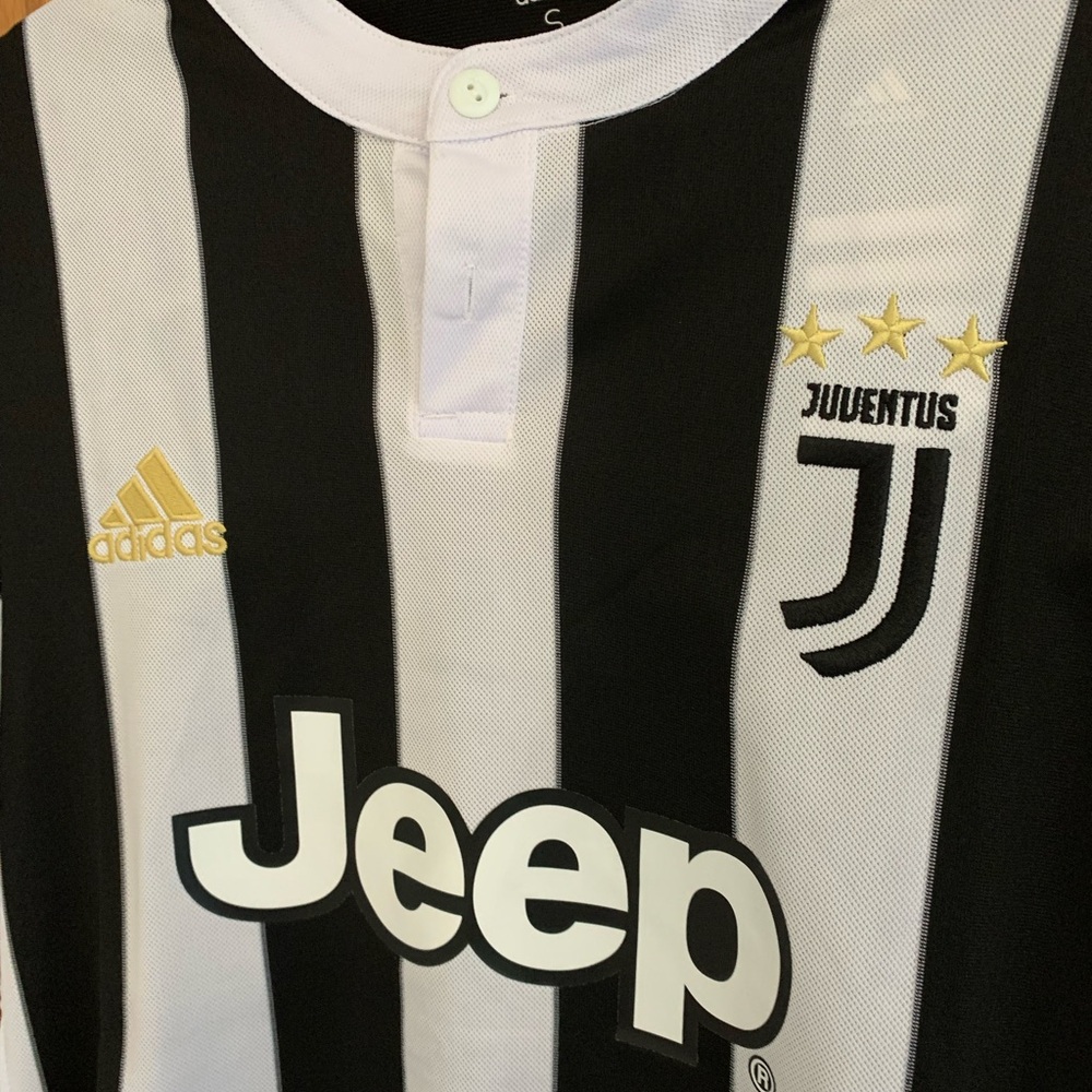 Juventus 17/18 Jerseys - Picture 5 of 12